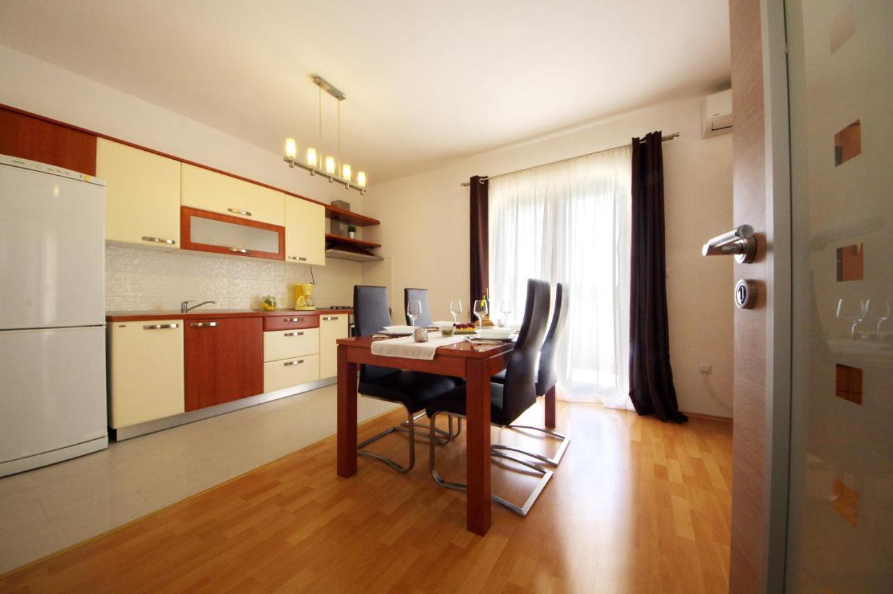 Apartmani Emili Sukošan Exterior foto