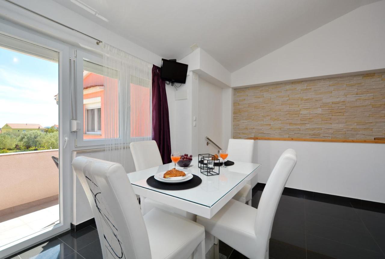 Apartmani Emili Sukošan Exterior foto